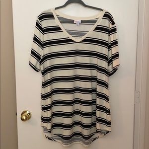 Lularoe Iris Tee